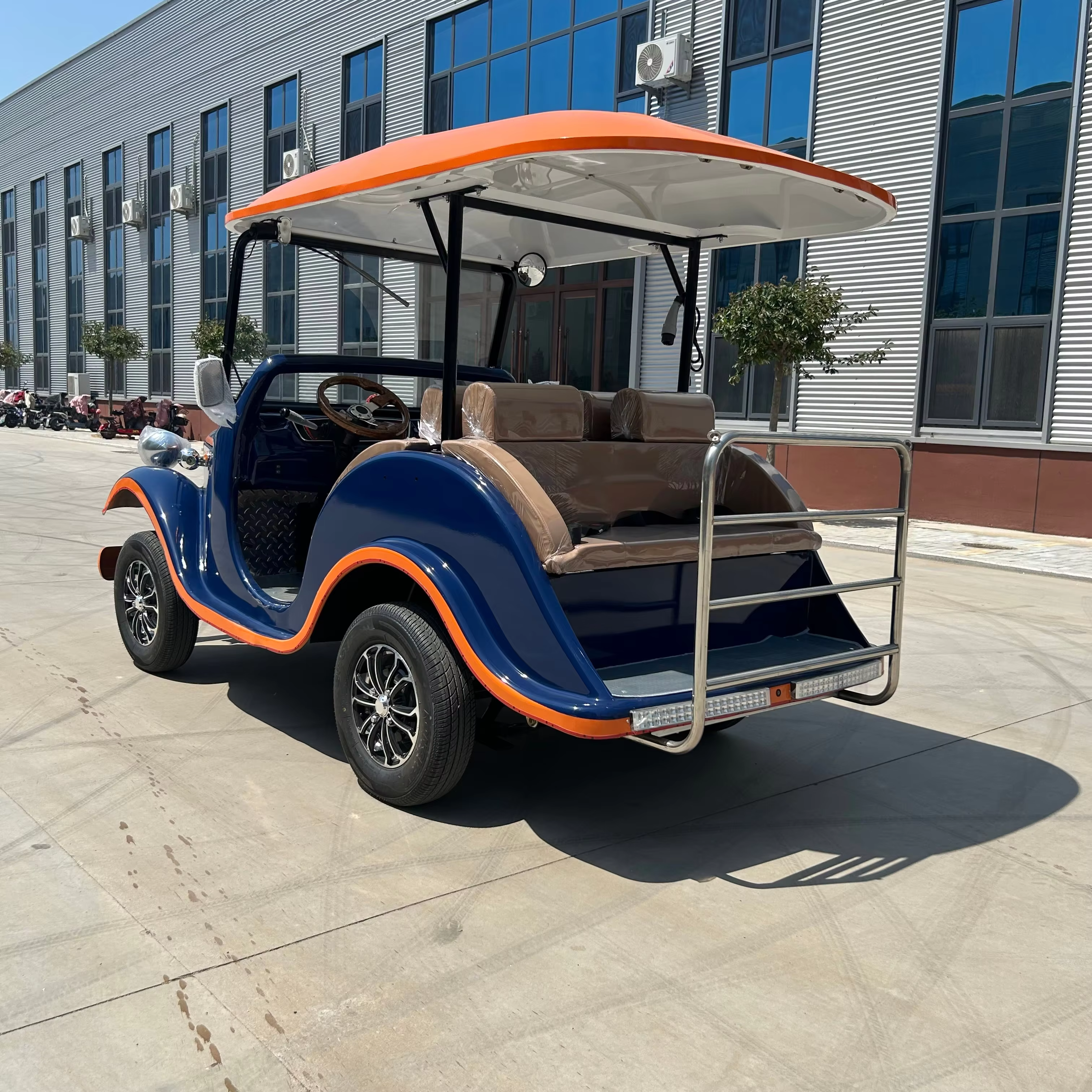 UC-VSB-11 4 Seater Vintage Sightseeing Car for Tourist Attractions Resorts and Hotel Shuttle Transportation