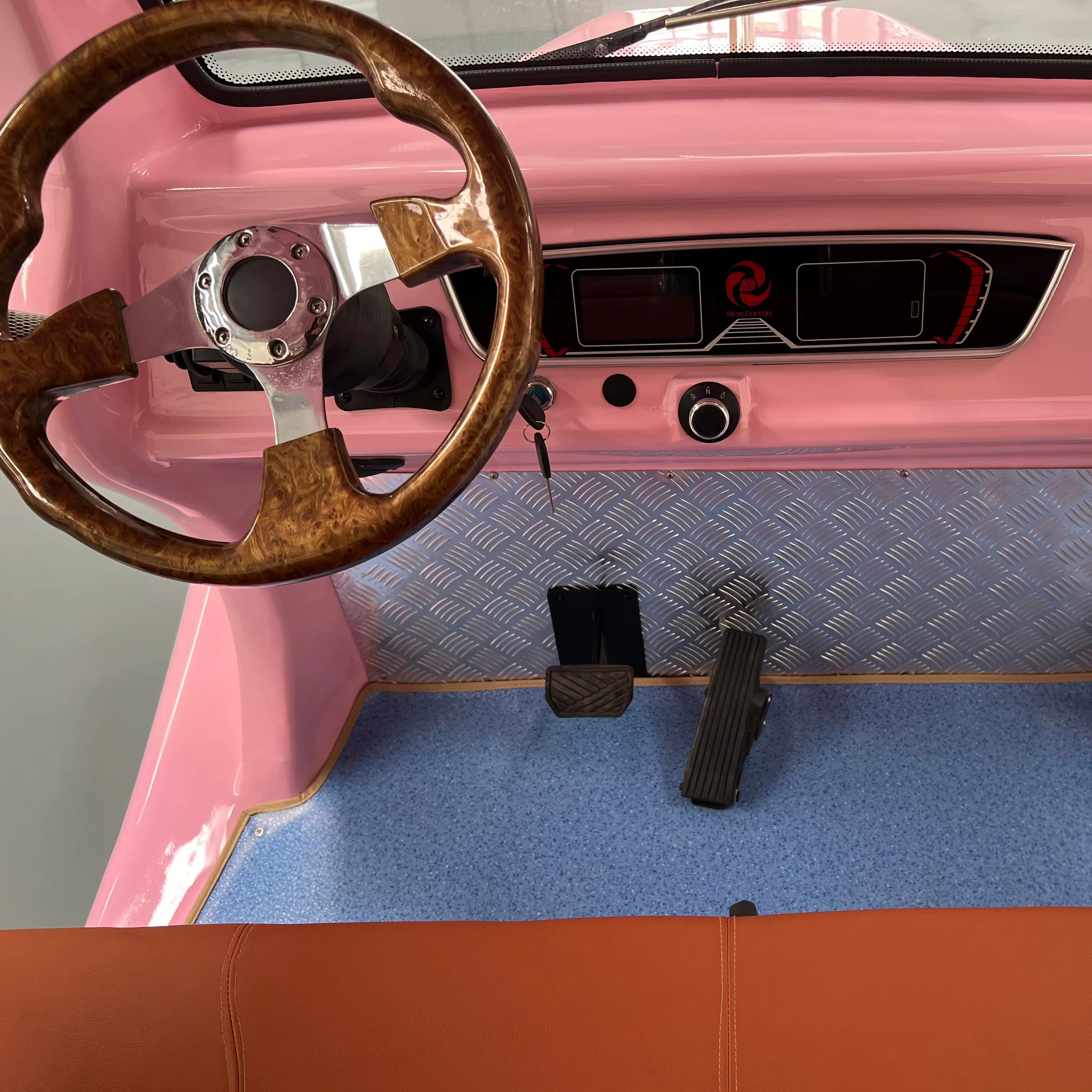 UC-VSB-17 Four Rows for Scenic Tours Resort Guest Shuttle and Tourist Attraction Transport Classic Sightseeing Car