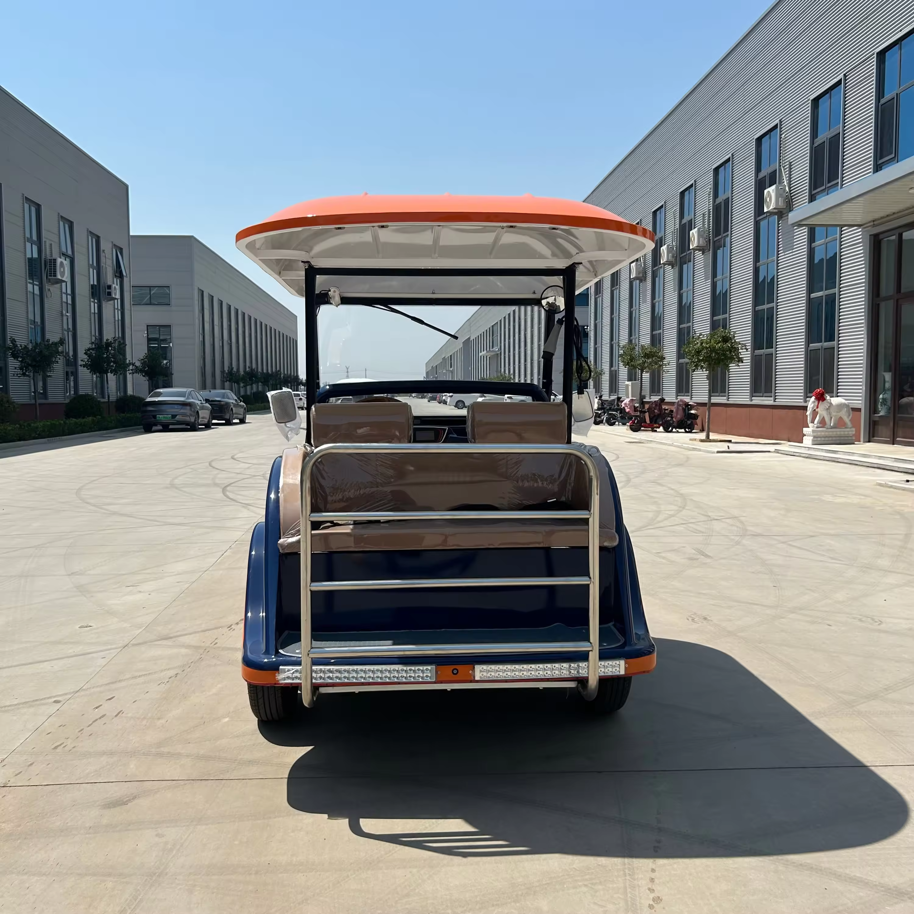 UC-VSB-11 4 Seater Vintage Sightseeing Car for Tourist Attractions Resorts and Hotel Shuttle Transportation 4